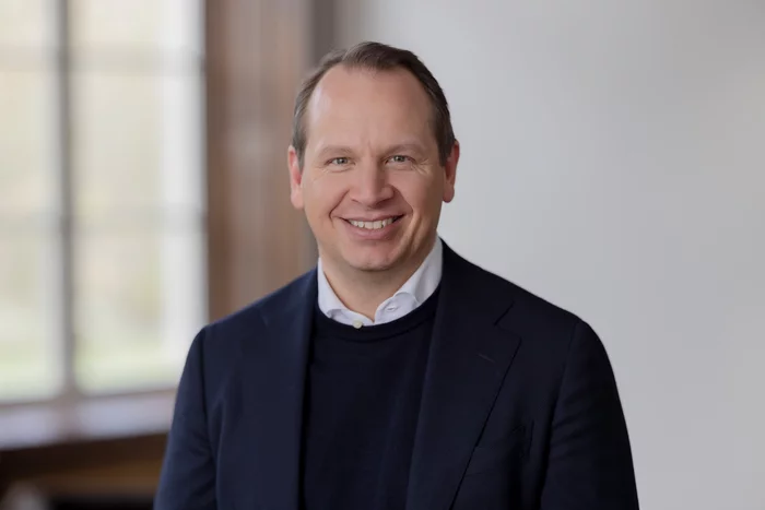 Portrait von Geschäftsführer Marc Breidenbach