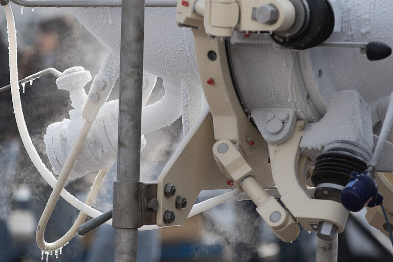 Foto: Gesco: Eine große Maschine mit großen Metallarm, fuer industrielle Anwendungen